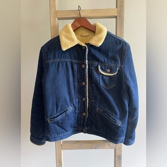 Levi's Jackets & Blazers - VINTAGE Levi’s Sherpa trucker jacket